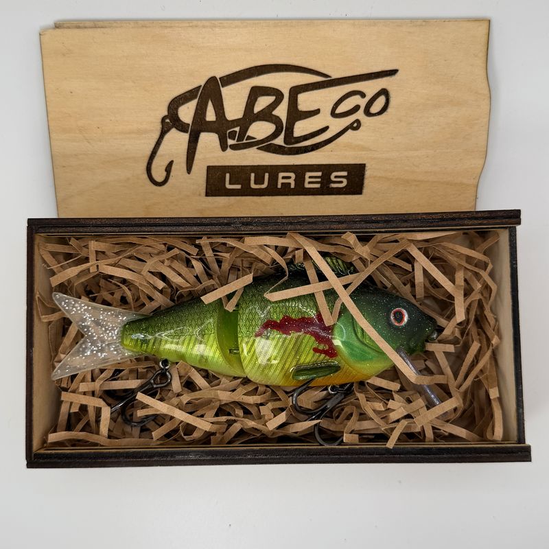 A bait in the ABEco wood gift box